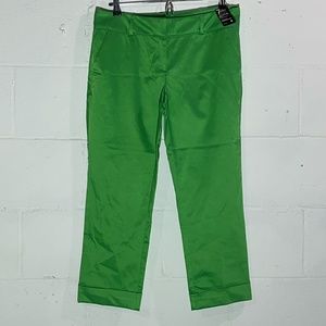 NWT NY&C Green Straight Leg Cropped Pants